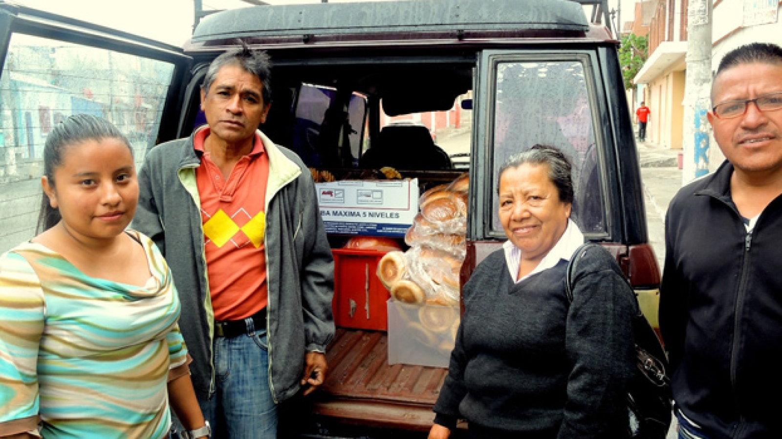 Apoyando-La-Vision-Cover-EN