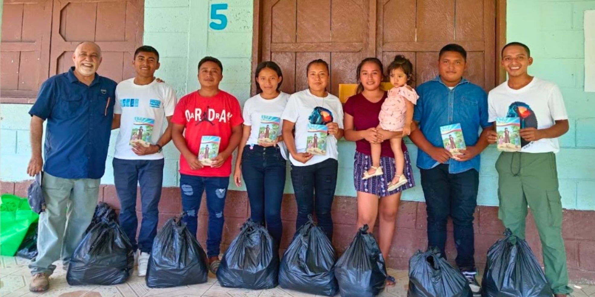 ENTREGA DE VIVERES Y REGALOS IZABAL DICIEMBRE 2025