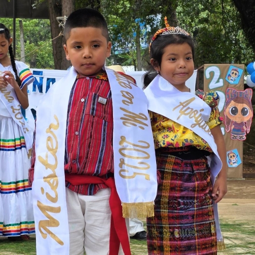 NIÑA INDEPENDENCIA SEPTIEMBRE 2025