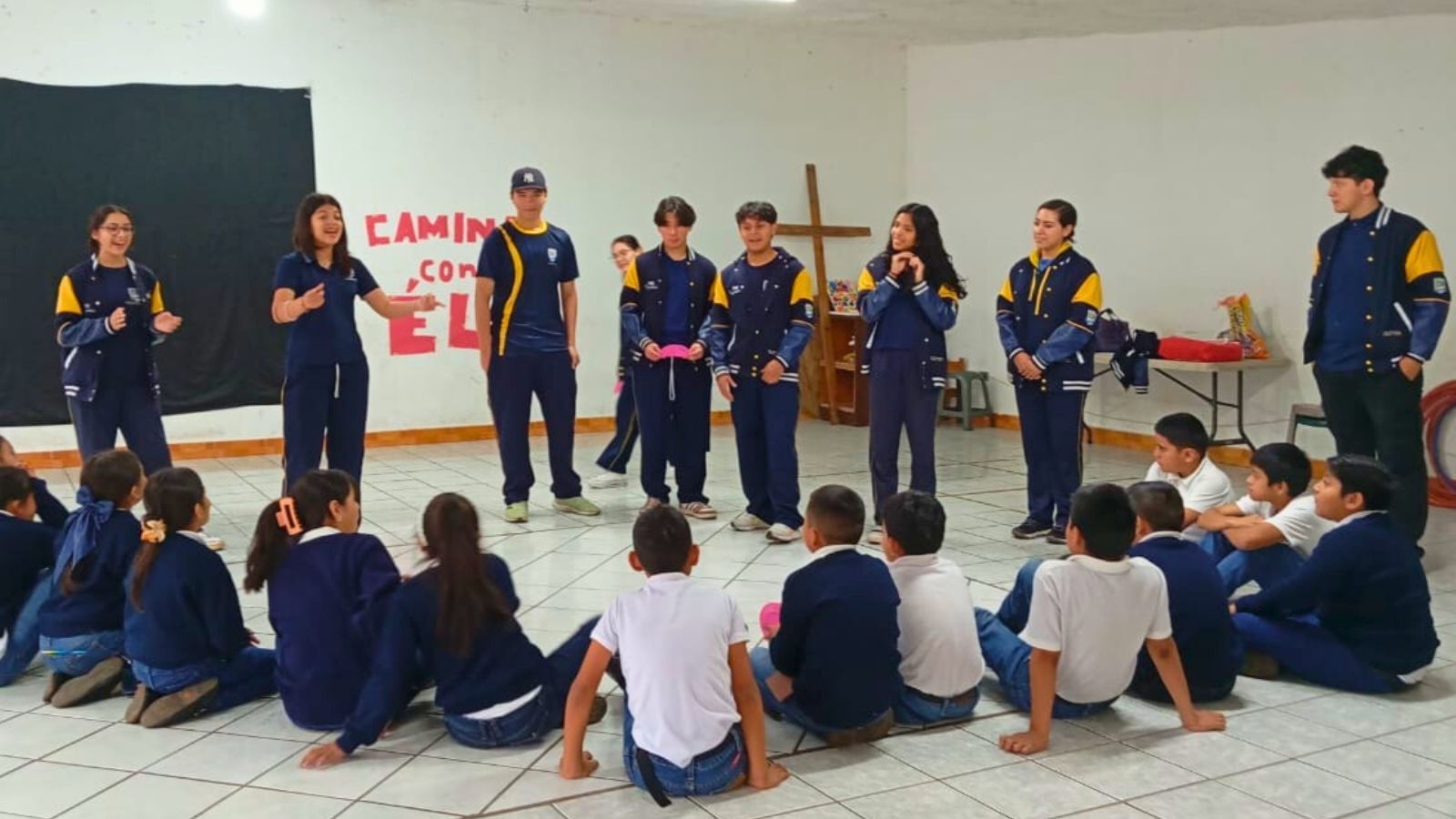 VISITA DEL COLEGIO MONTANO POR SEMINARIO JUNIO 2025