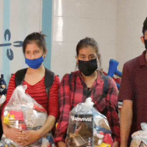 entrega_de_bolsas_de_viveres_alumnos