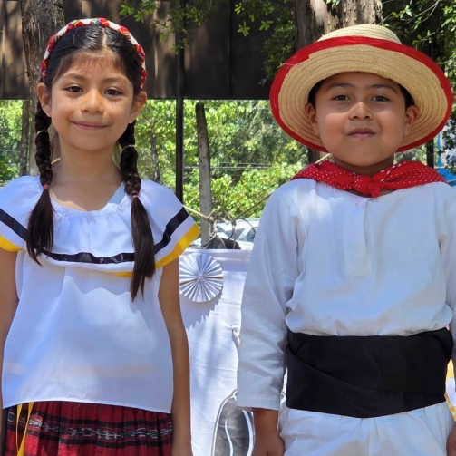 PRESENTACION DE TRAJES TIPICOS SEPTIEMBRE 2025