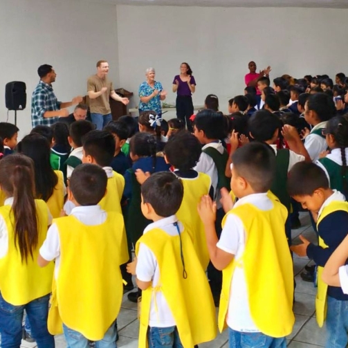 VISITA DE LA IGLESIA DE USA World Reach Missions JUNIO 2025